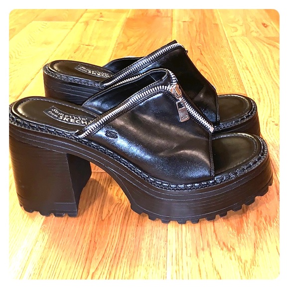 Vintage Shoes - Sketchers chunky black heeled sandals. Size 9